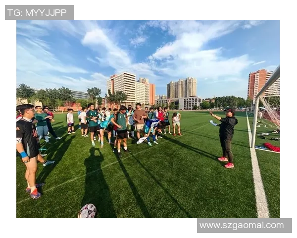 在绿茵场上绽放的狂野力量：一位女足球明星的暴力与荣耀之路